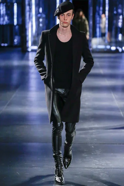 Look 22